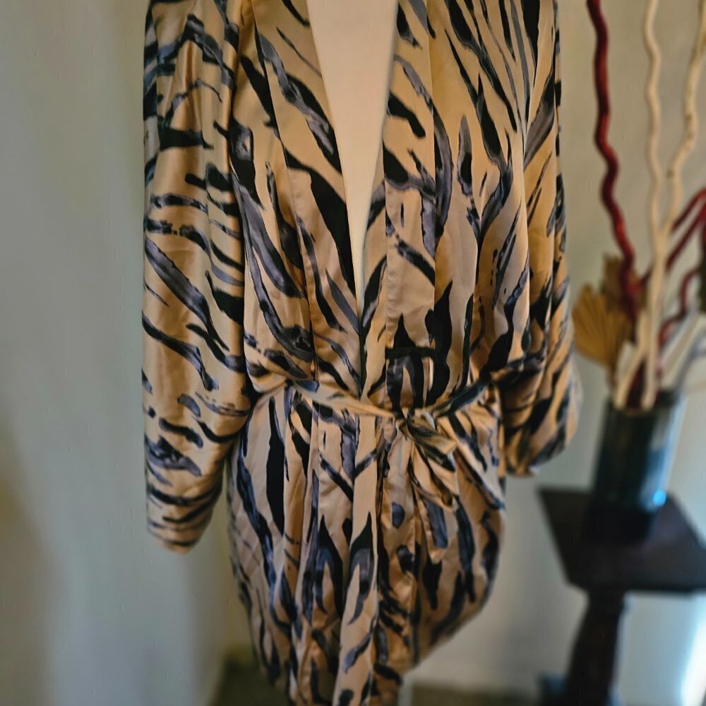 NWT ZEBRA WRAP ROBE NWT